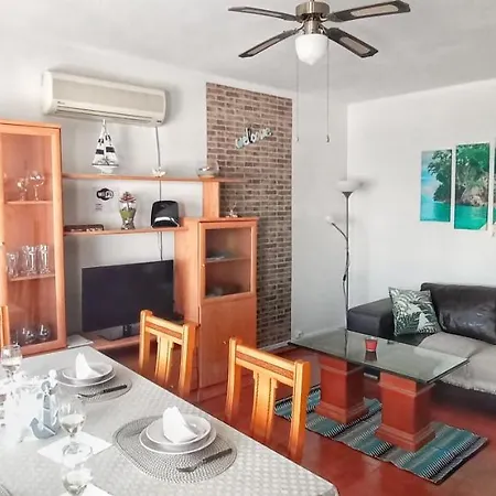 Beach Apartment *