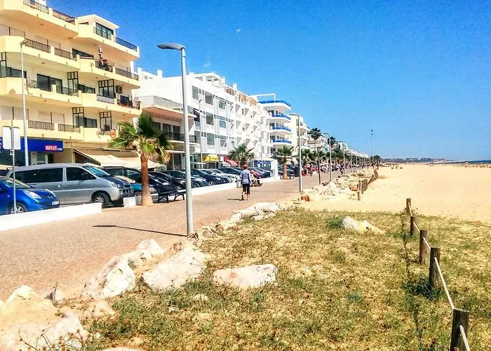 Beach Inn 奎特里拉